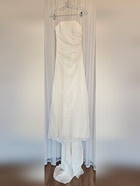 DaVinci Size 4 Elegant White Strapless Bridal Dress